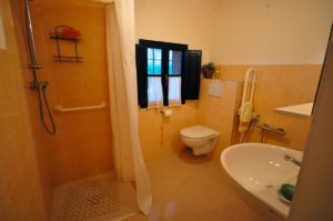 Agriturismo a Castagneto Carducci - Appartamento vacanze Azienda La Cesarina